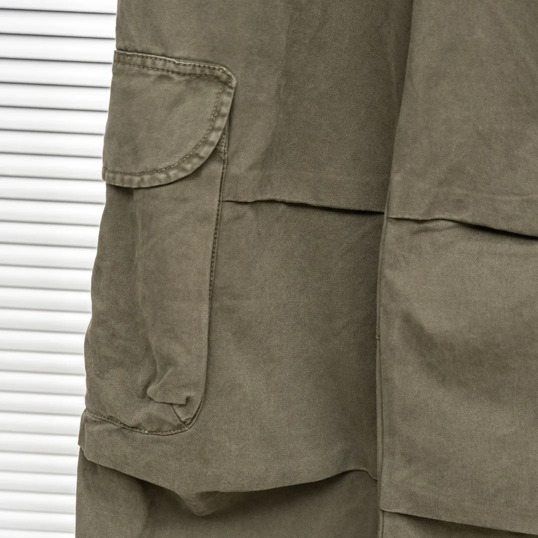 P340 top version (different currencies) Style: Stone Island STONE LSLAND washed and distressed multi-pocket functional trousers Color: Picture color Size: M-XXXL Fabric: Workwear Accessories: Full set of customized accessories No gender distinction, same style for men and women